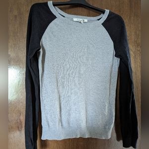 Grey Lightweight Sweater with Black Sleeves